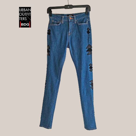 BDG by Urban Outfitters NEW Skater Tribal Faux Leather Patch Skinny Jean 24 - Picture 1 of 11